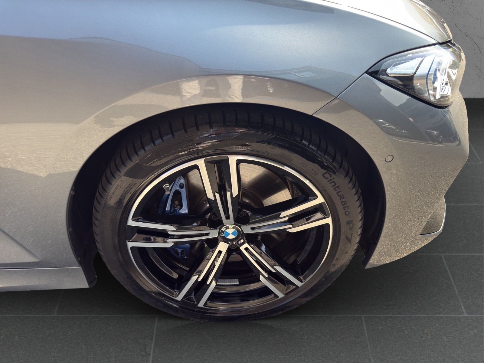 BMW 330d xDrive 48V Steptronic M Sport-image-9