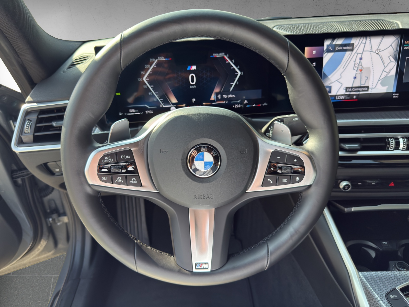 BMW 330d xDrive 48V Steptronic M Sport-image-12