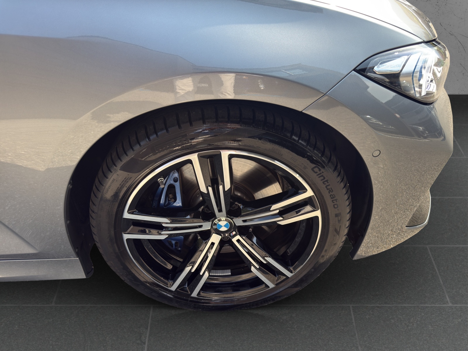 BMW 330d xDrive 48V Steptronic M Sport-image-9