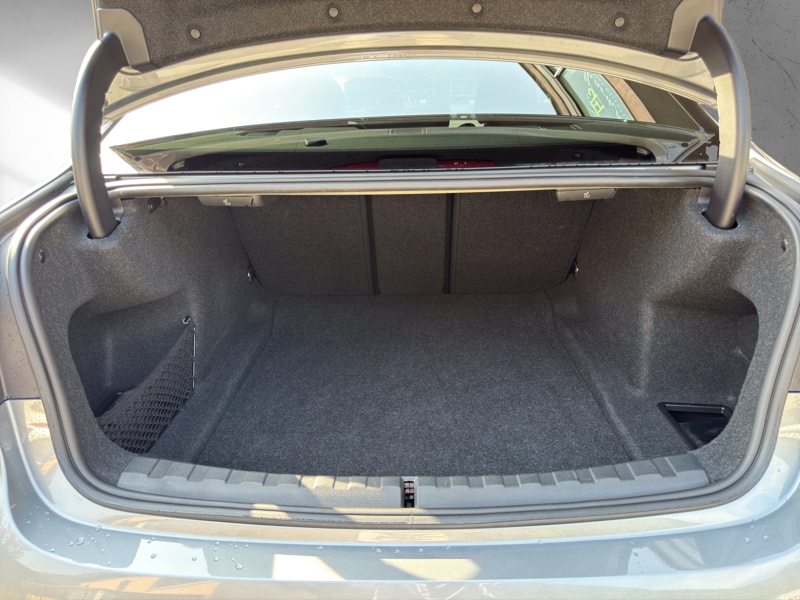 BMW 330d xDrive 48V Steptronic M Sport-image-17