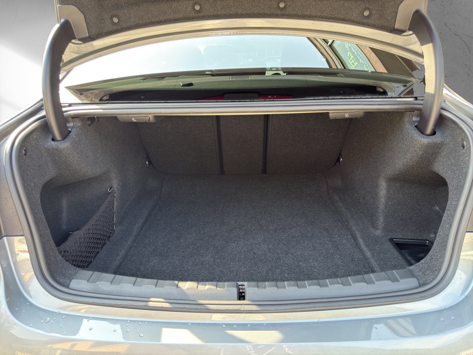 BMW 330d xDrive 48V Steptronic M Sport-image-17