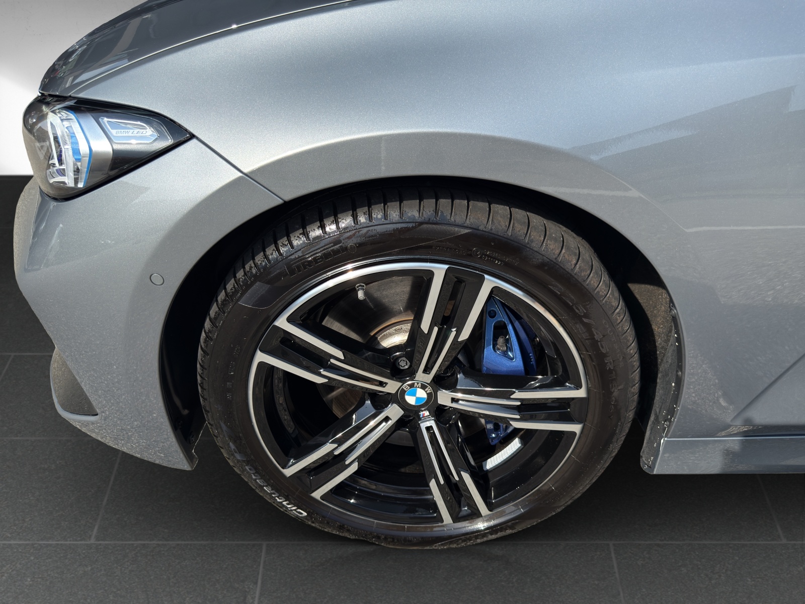 BMW 330d xDrive 48V Steptronic M Sport-image-8