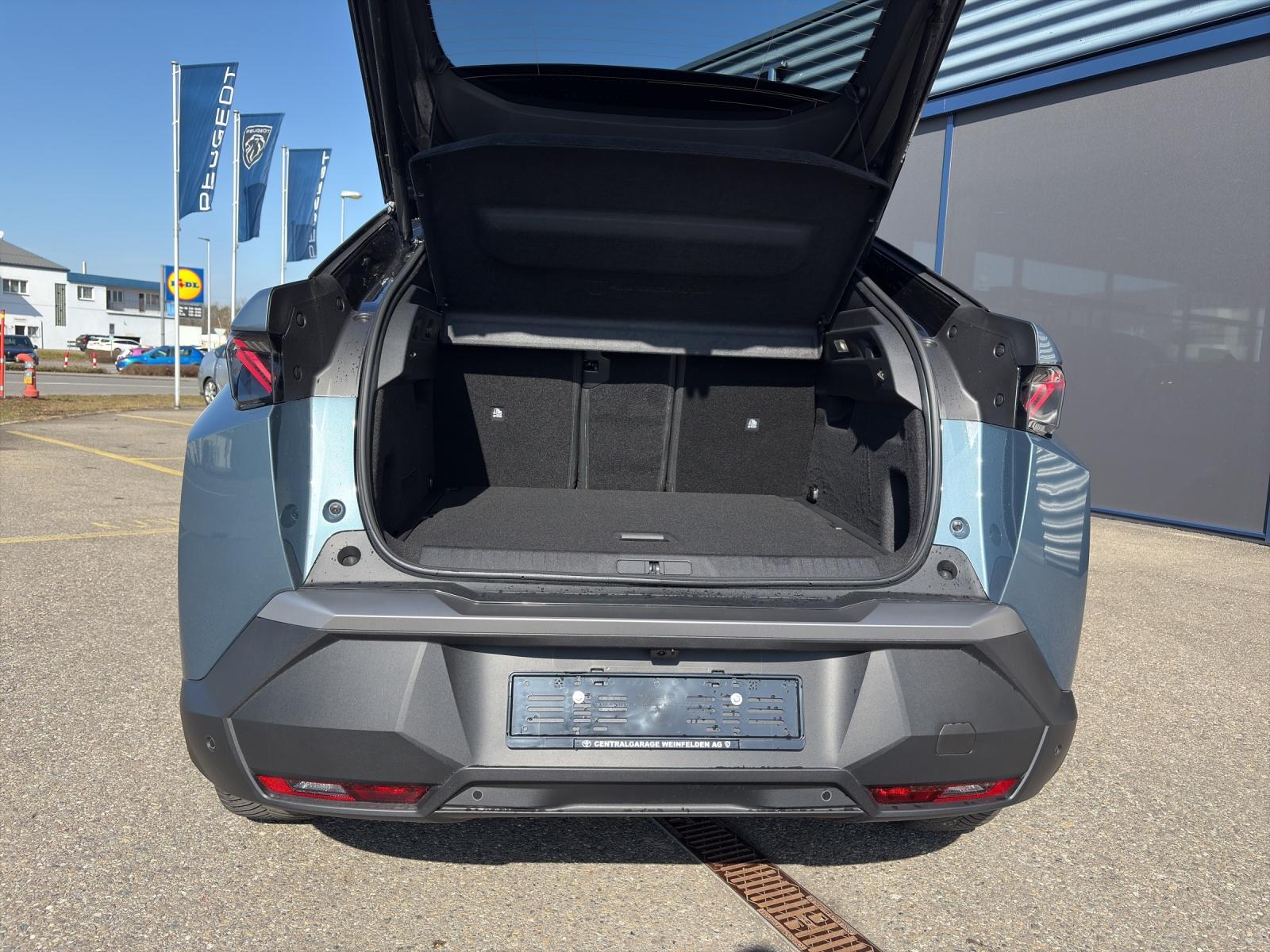 PEUGEOT 3008 1.2 Hybrid GT-image-12