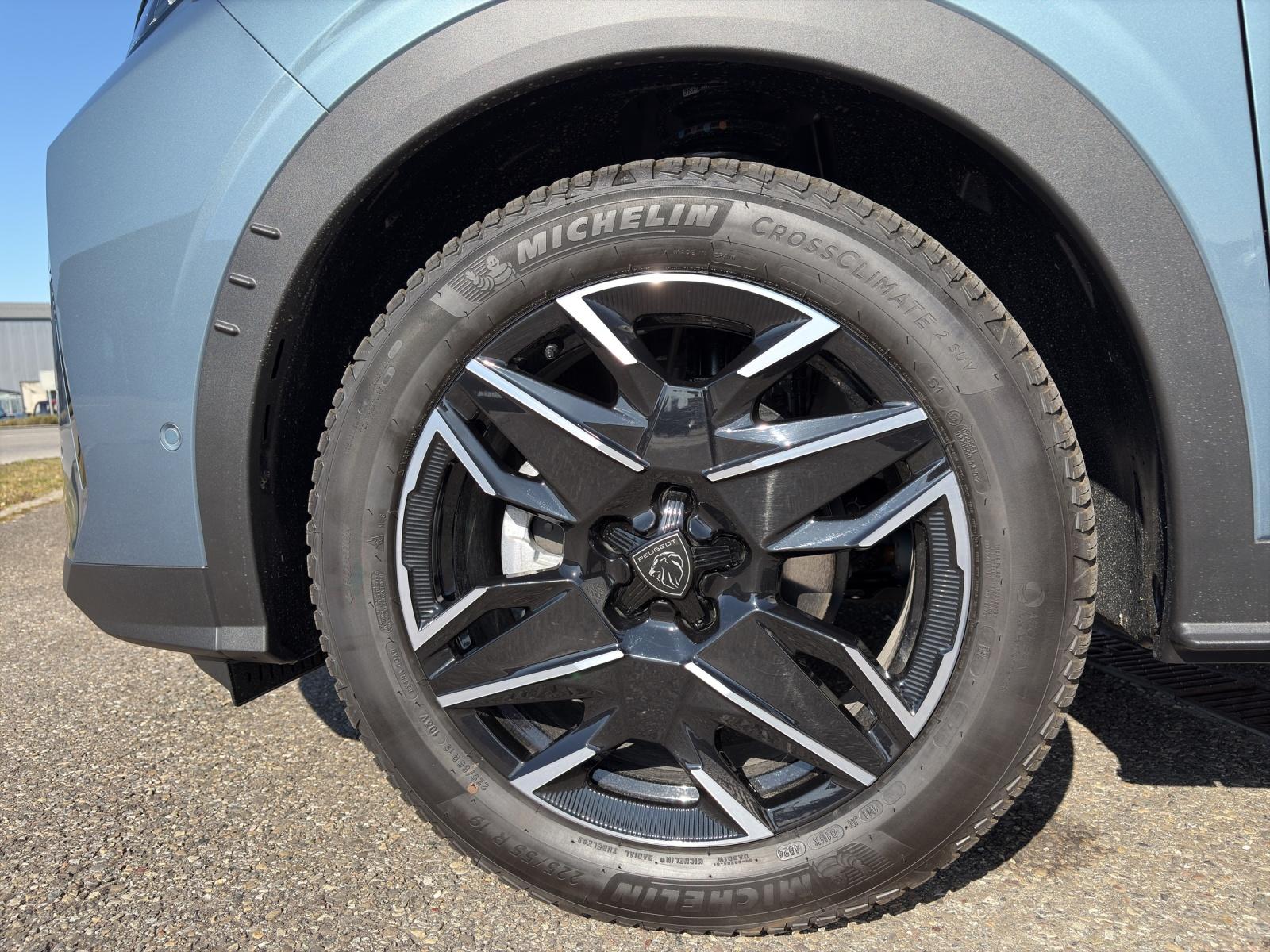 PEUGEOT 3008 1.2 Hybrid GT-image-13