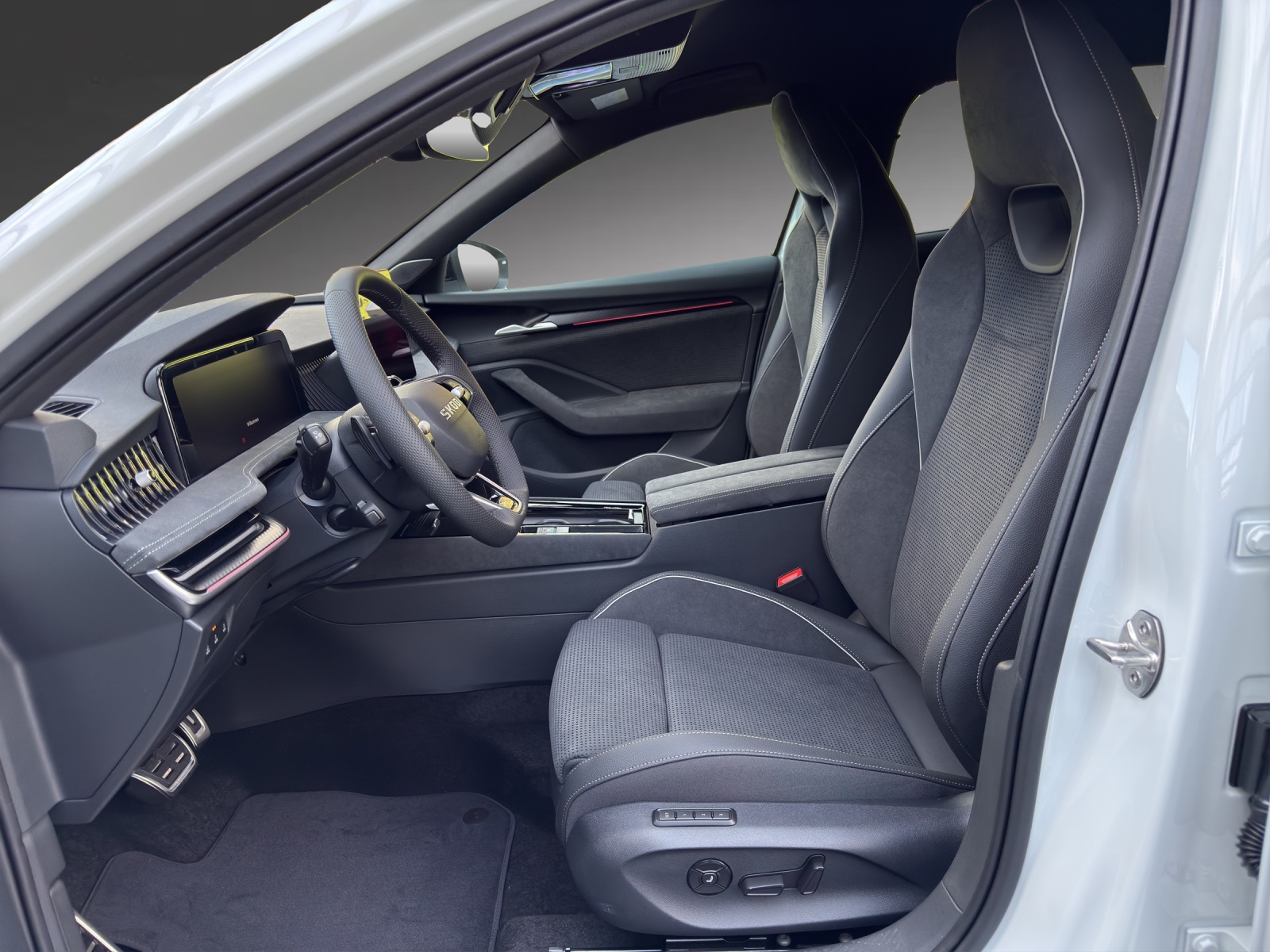 SKODA Superb Combi 2.0 TSI Sportline 4x4 DSG-image-5