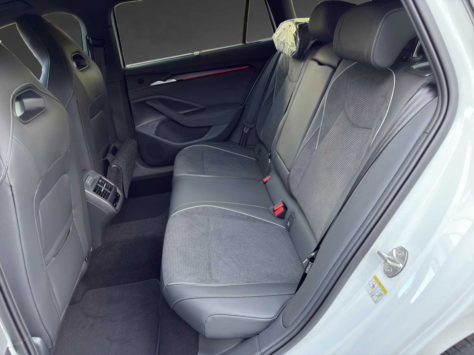 SKODA Superb Combi 2.0 TSI Sportline 4x4 DSG-image-6