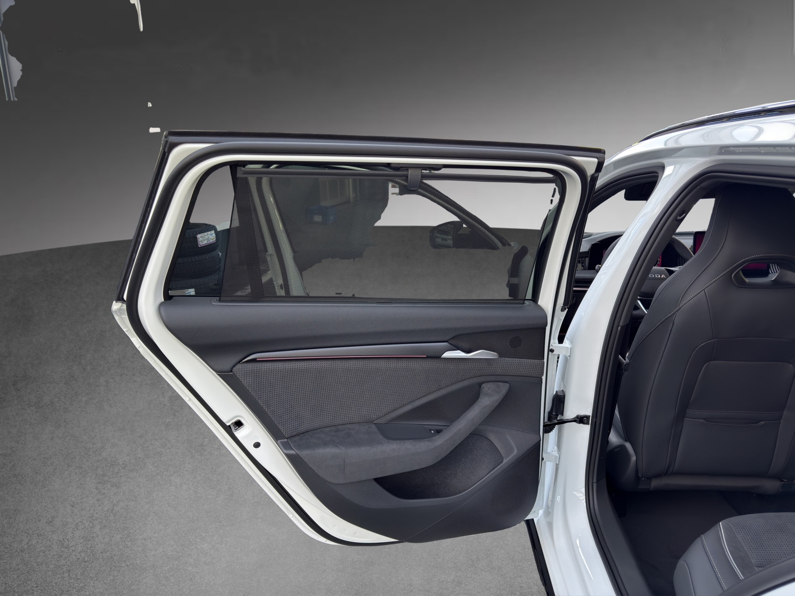 SKODA Superb Combi 2.0 TSI Sportline 4x4 DSG-image-11