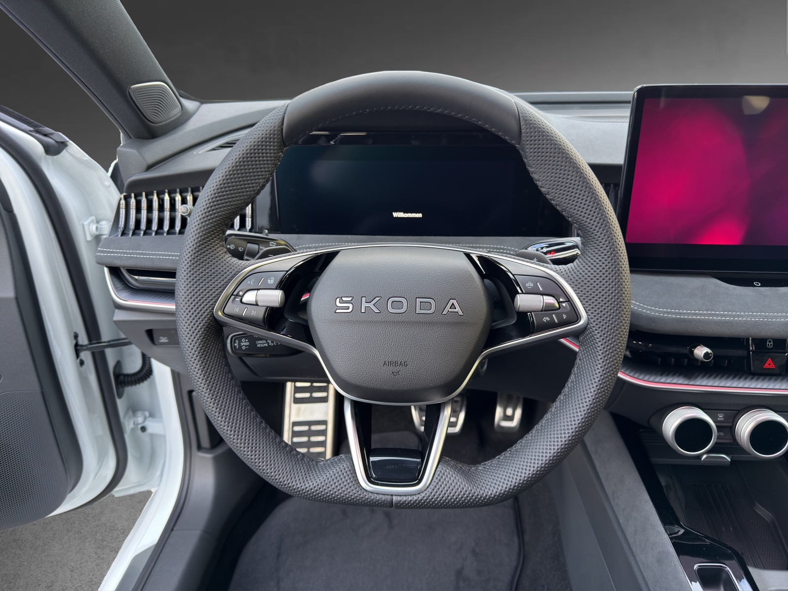 SKODA Superb Combi 2.0 TSI Sportline 4x4 DSG-image-8