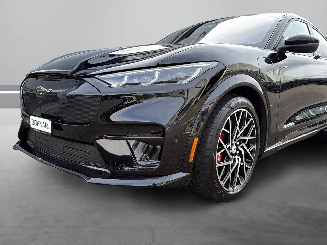 FORD Mustang Mach-E Extended GT AWD-showroom-element-1