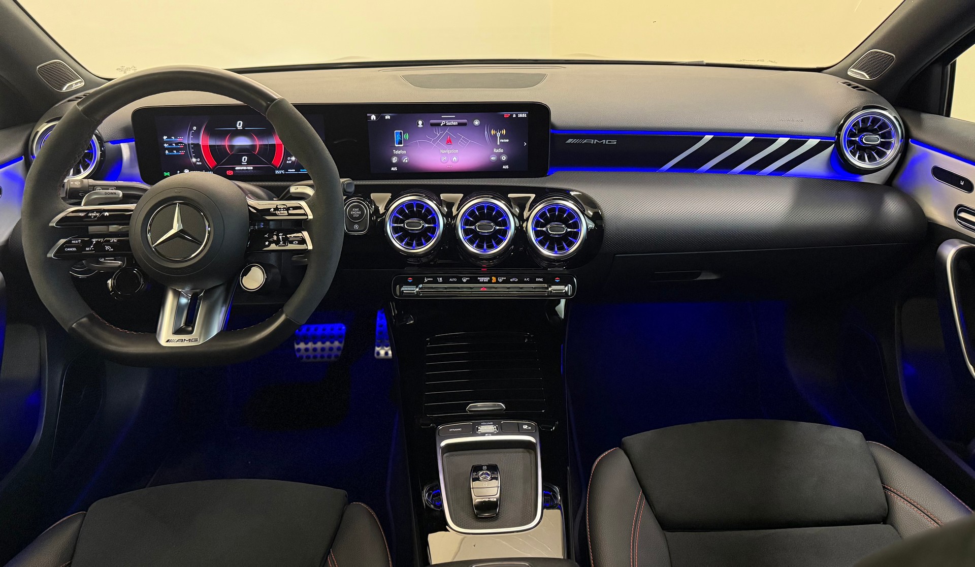 MERCEDES-BENZ A AMG 35 4Matic 8G-DCT-image-15