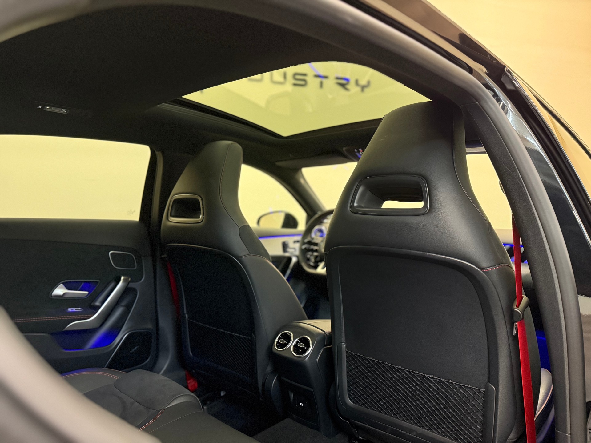 MERCEDES-BENZ A AMG 35 4Matic 8G-DCT-image-29