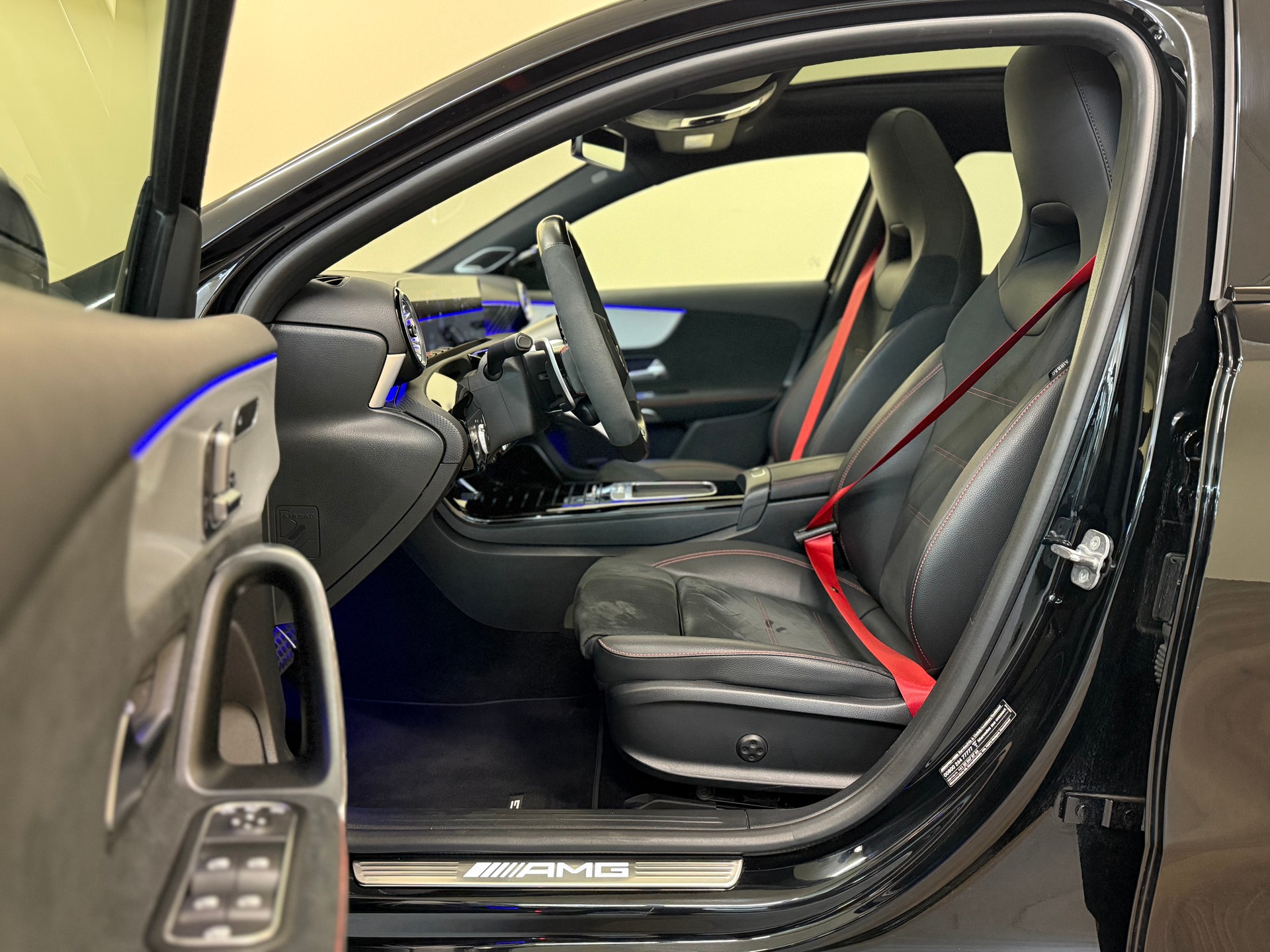MERCEDES-BENZ A AMG 35 4Matic 8G-DCT-image-11