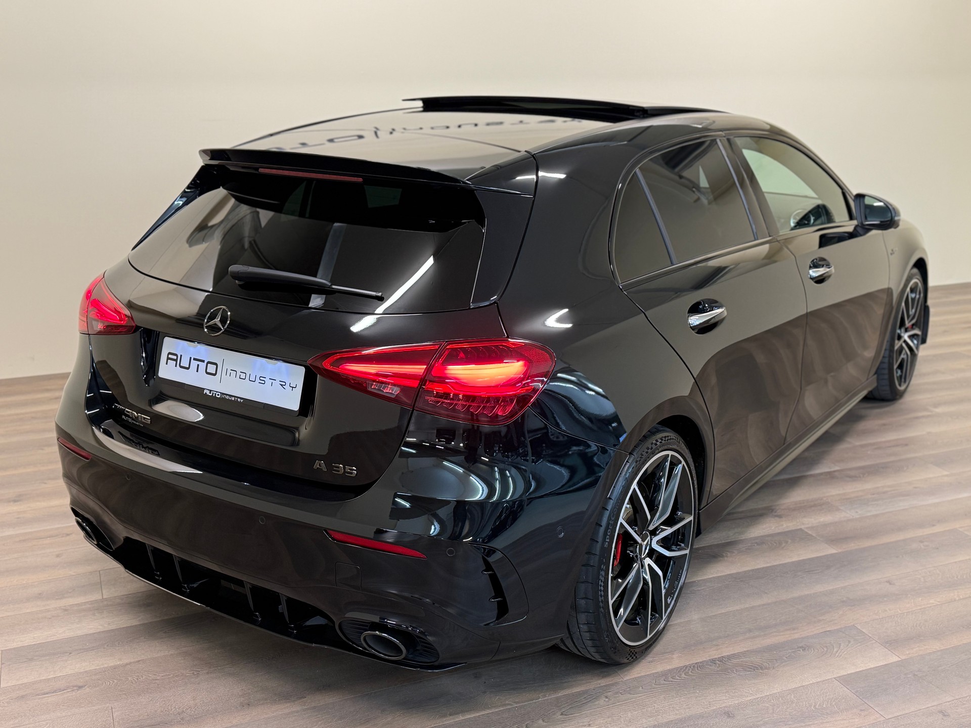 MERCEDES-BENZ A AMG 35 4Matic 8G-DCT-image-4