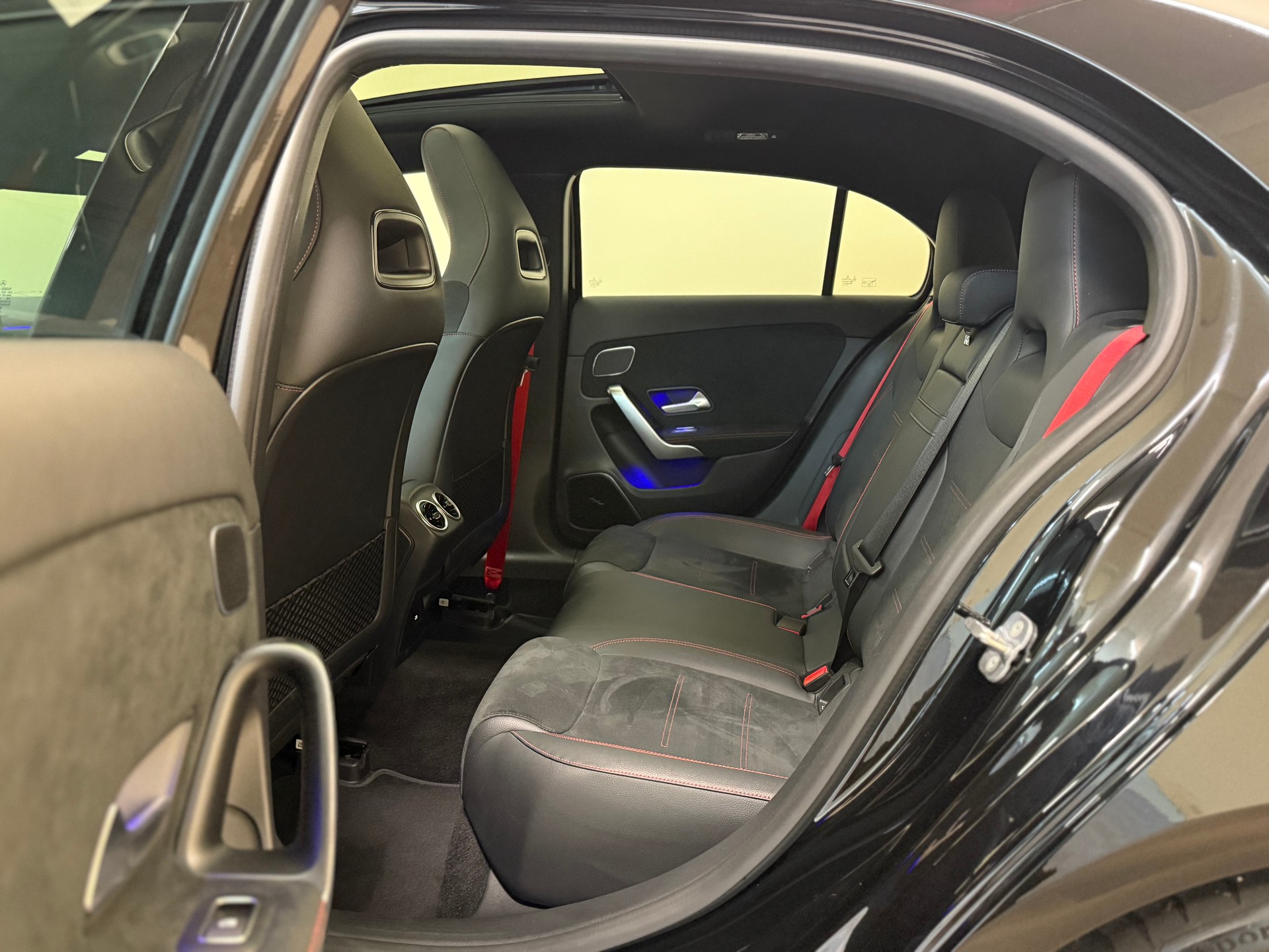 MERCEDES-BENZ A AMG 35 4Matic 8G-DCT-image-21