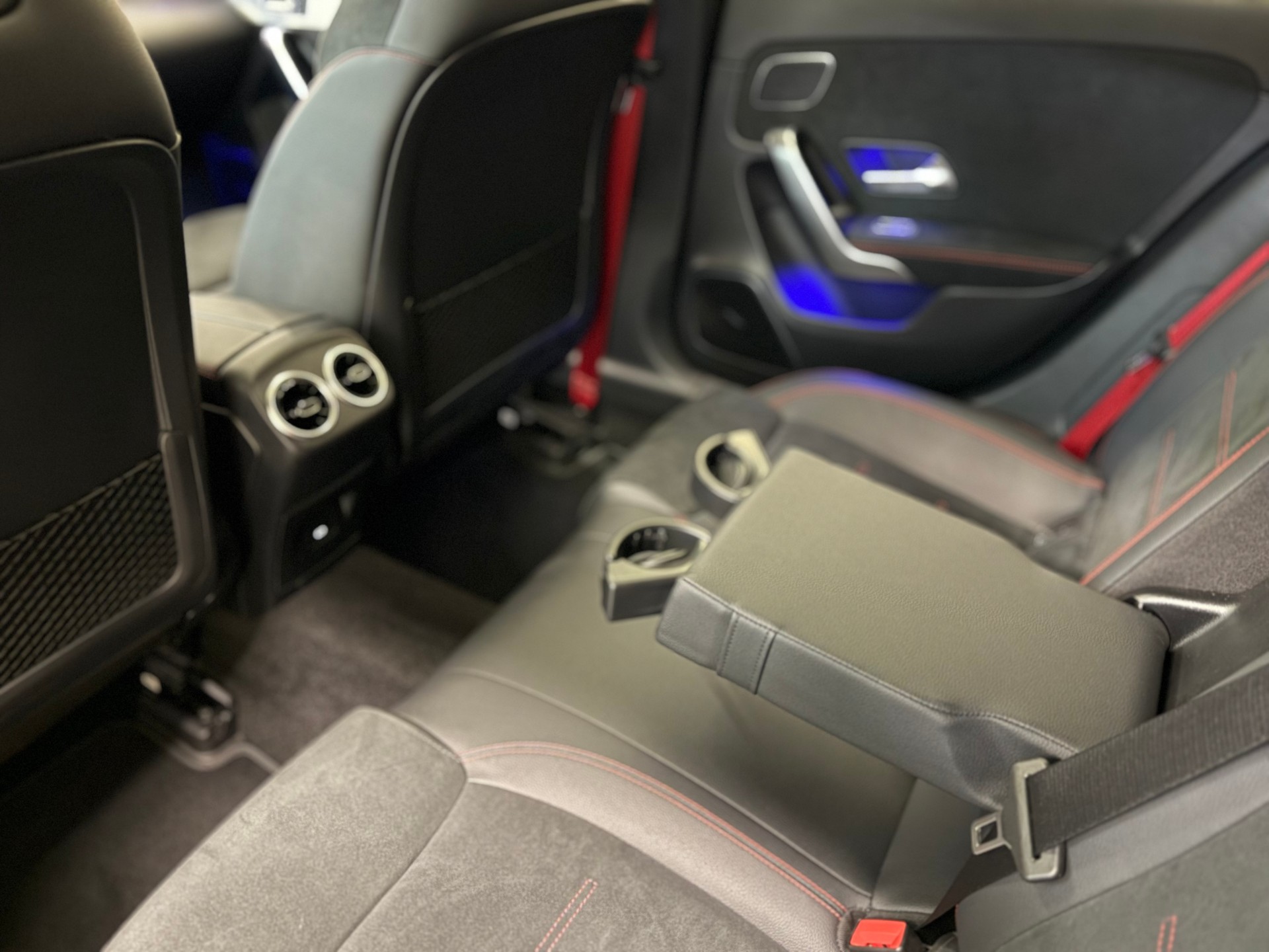 MERCEDES-BENZ A AMG 35 4Matic 8G-DCT-image-22