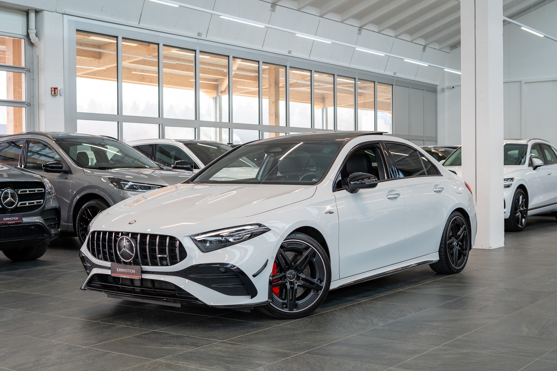 MERCEDES-BENZ A 35 AMG 4matic Limousine / Facelift / Performance Auspuff / Panorama-image-0