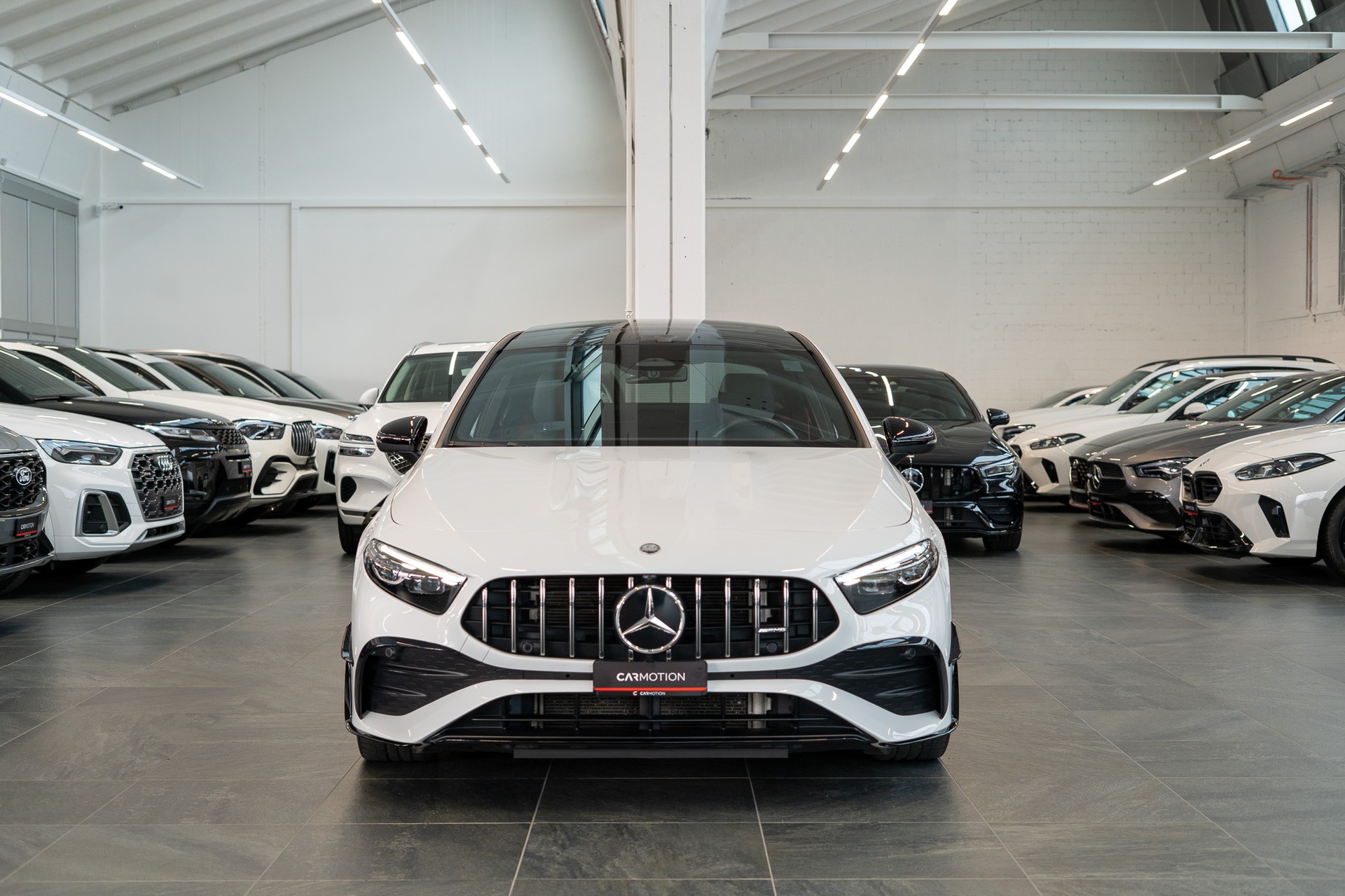MERCEDES-BENZ A 35 AMG 4matic Limousine / Facelift / Performance Auspuff / Panorama-image-1