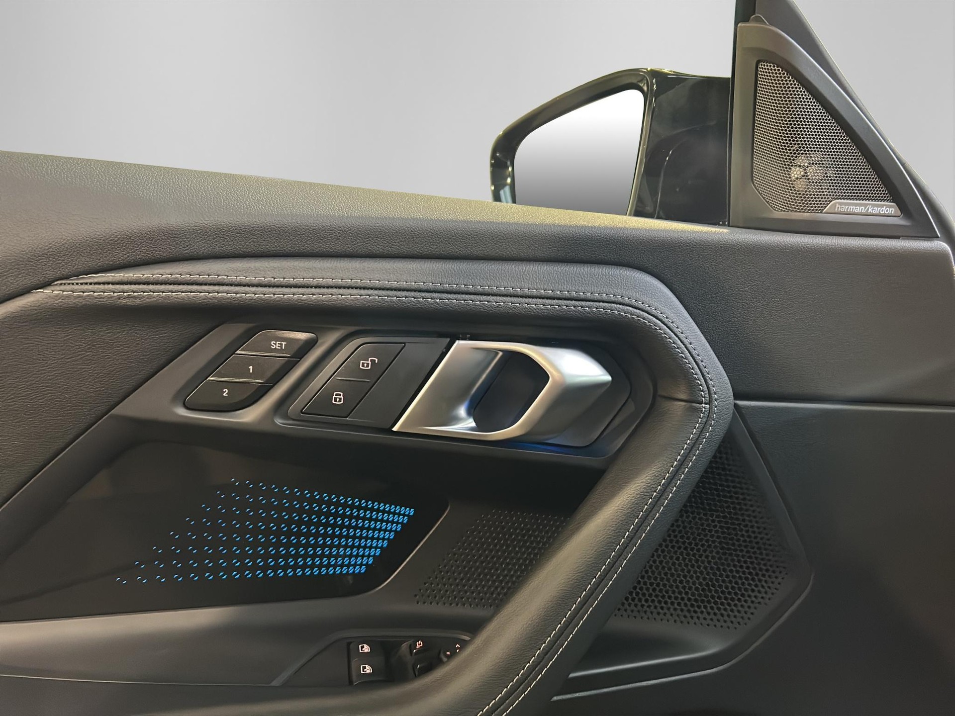 BMW M240i xDrive M Sport Pro Steptronic-image-12