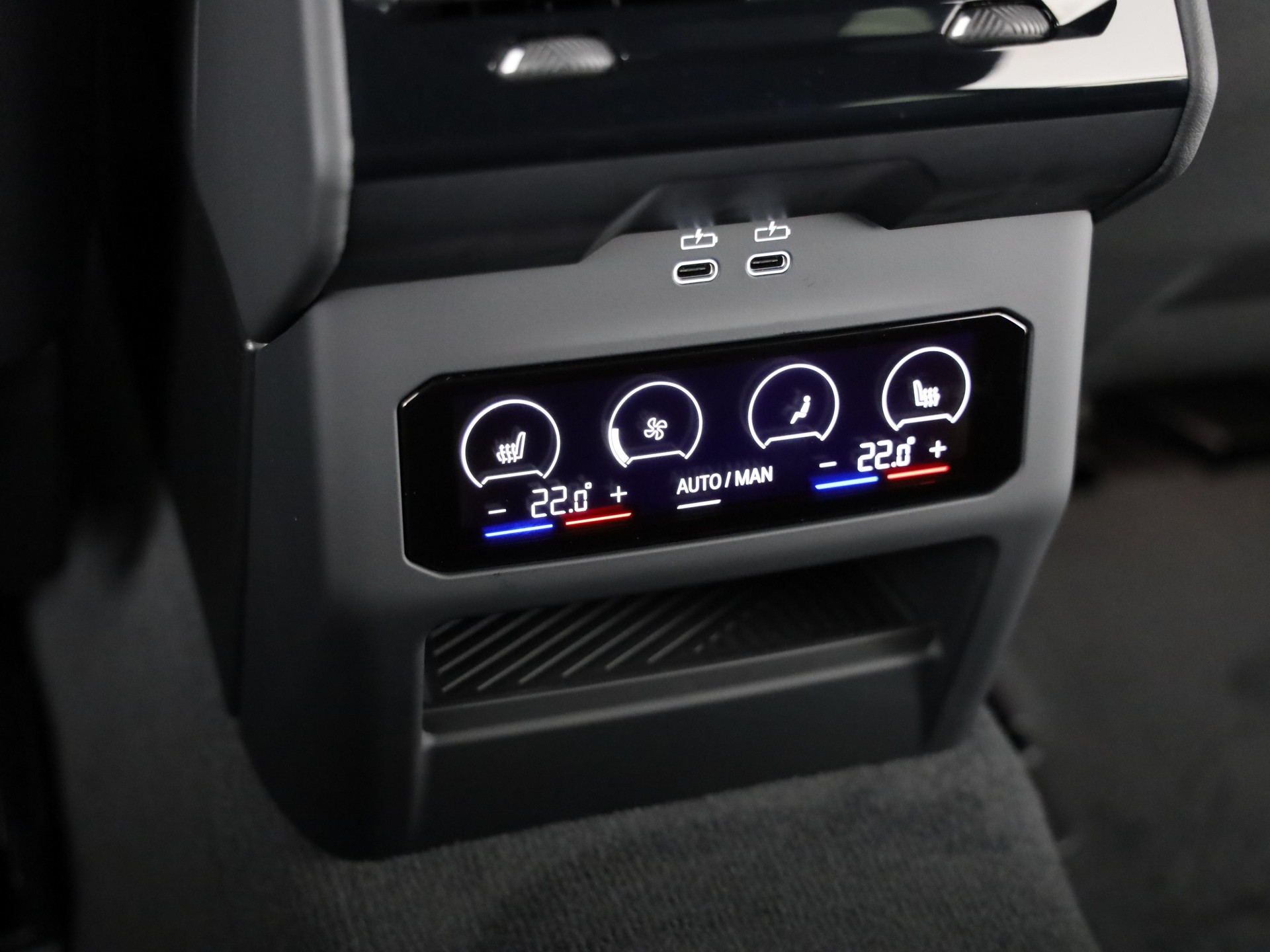 BMW 550e xDrive Touring-image-20