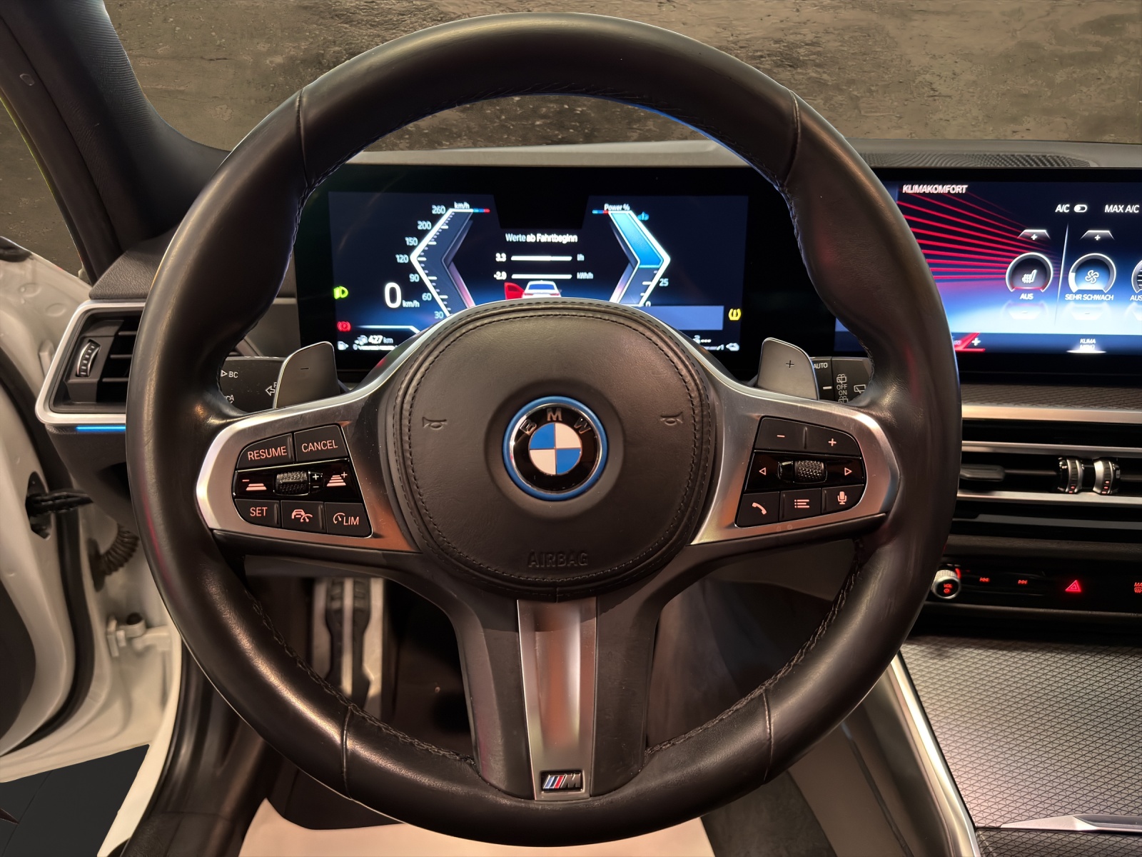 BMW 330e Steptronic M Sport-image-6