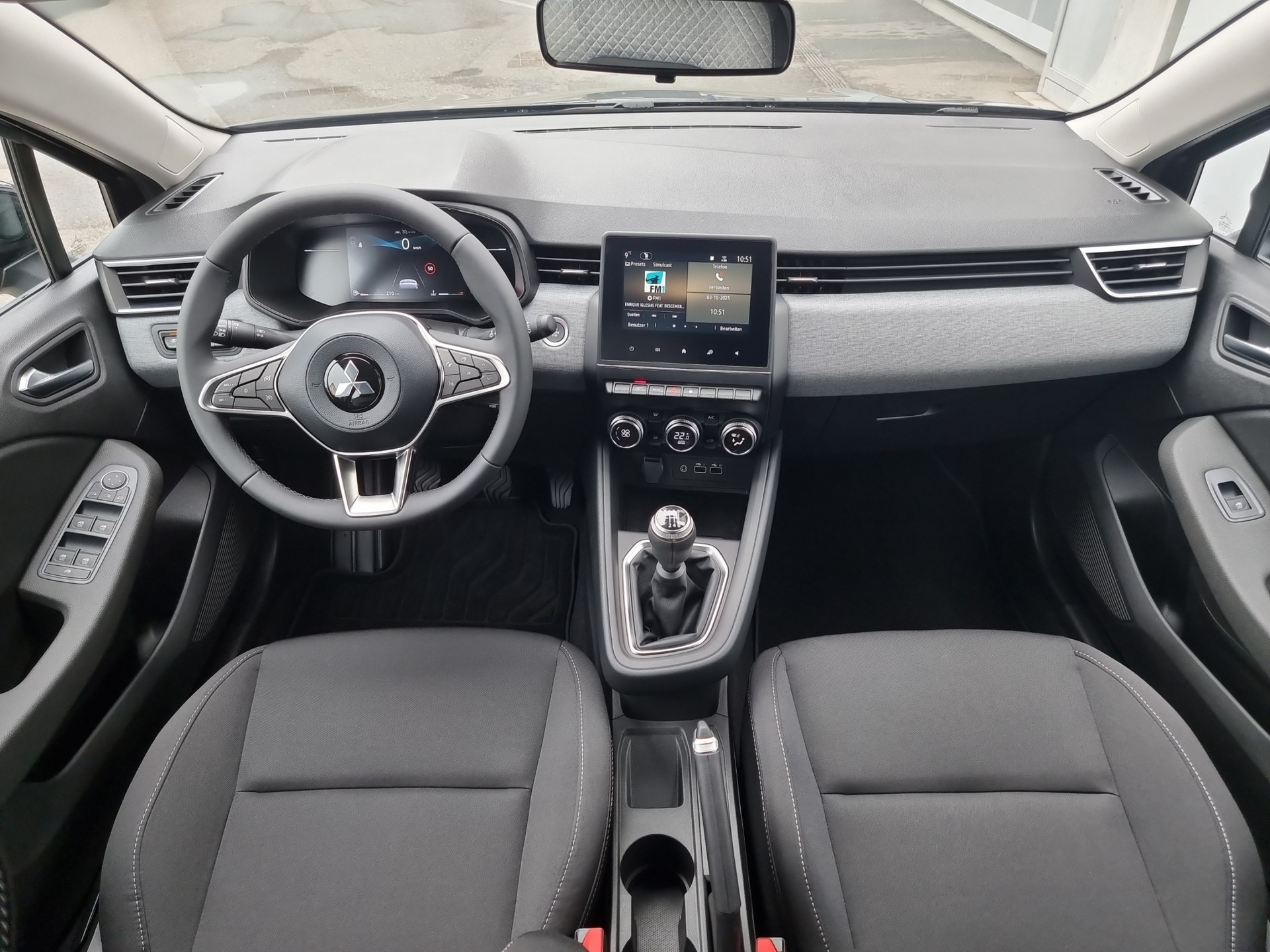 MITSUBISHI Colt 1.0 Invite-image-5