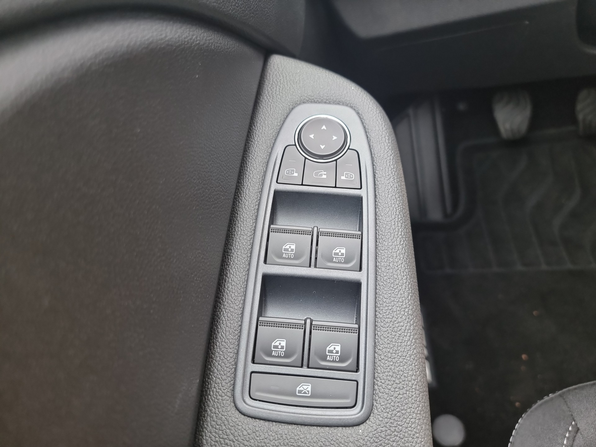 MITSUBISHI Colt 1.0 Invite-image-11