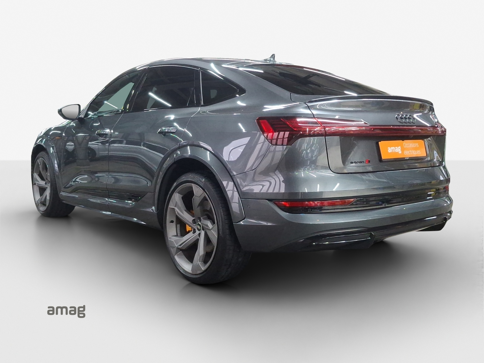 AUDI e-tron S Sportback quattro-image-3