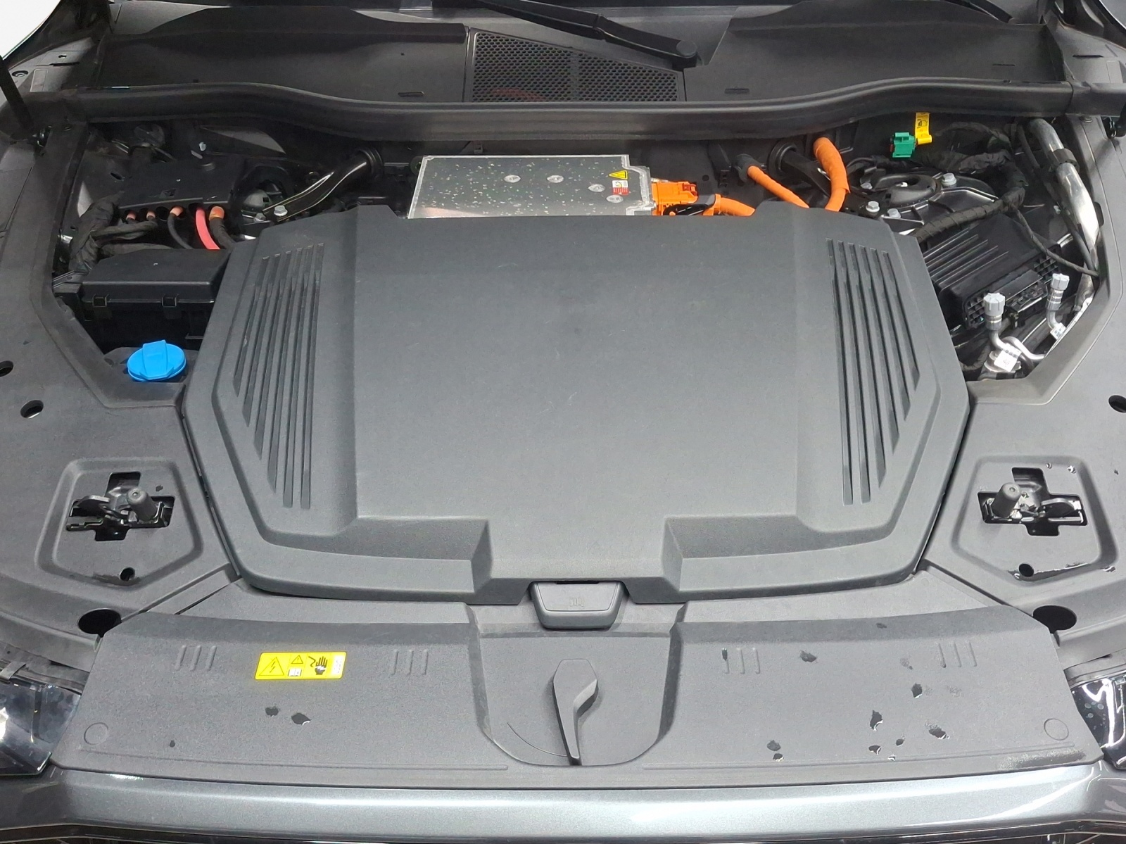 AUDI e-tron S Sportback quattro-image-14