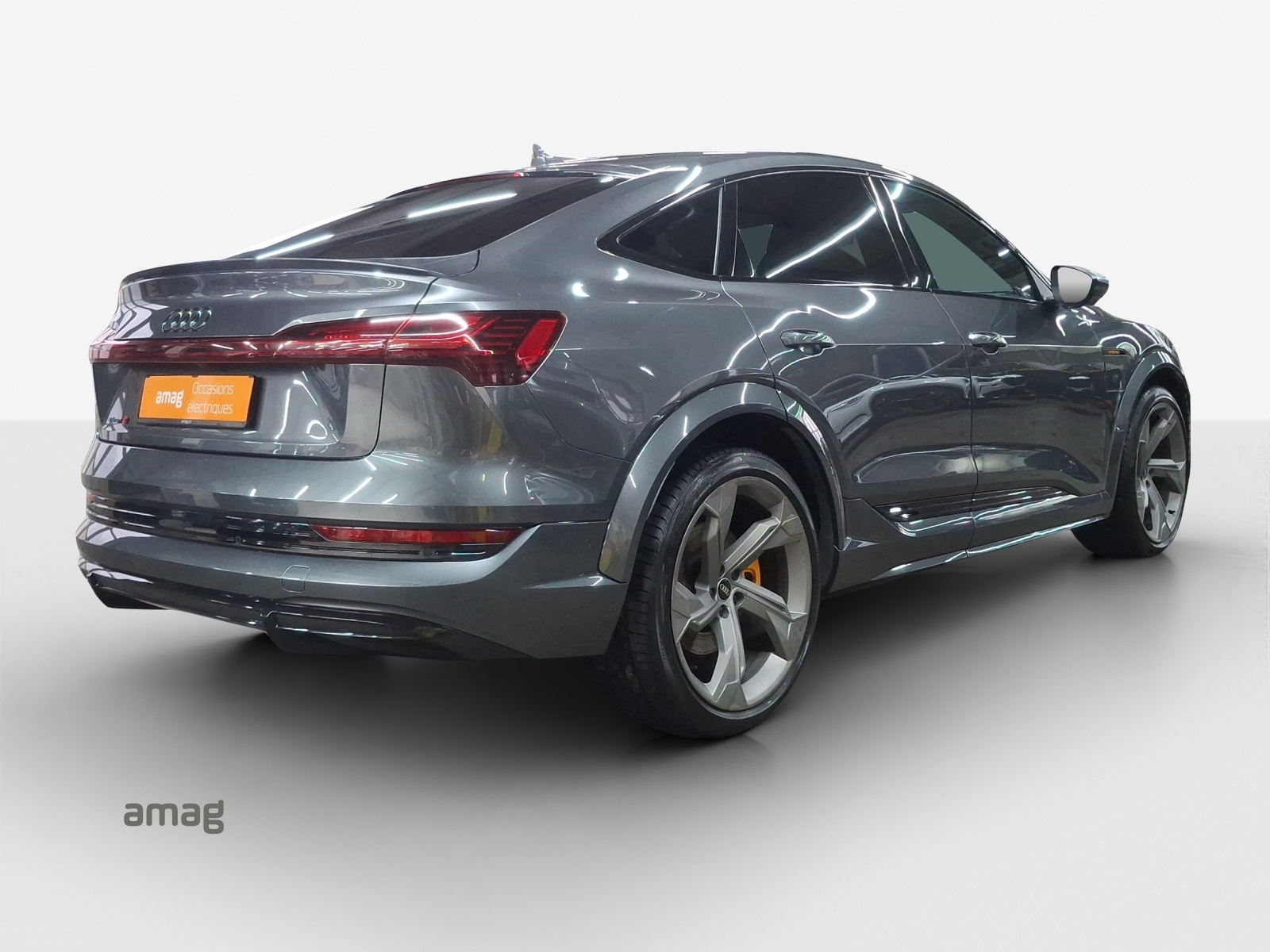 AUDI e-tron S Sportback quattro-image-5