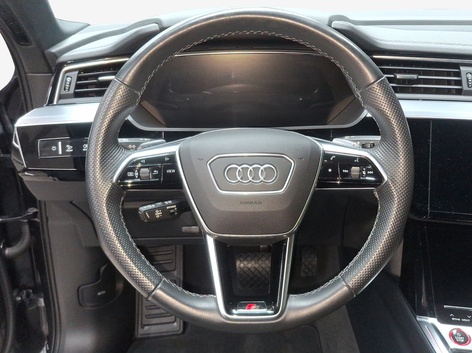 AUDI e-tron S Sportback quattro-image-10