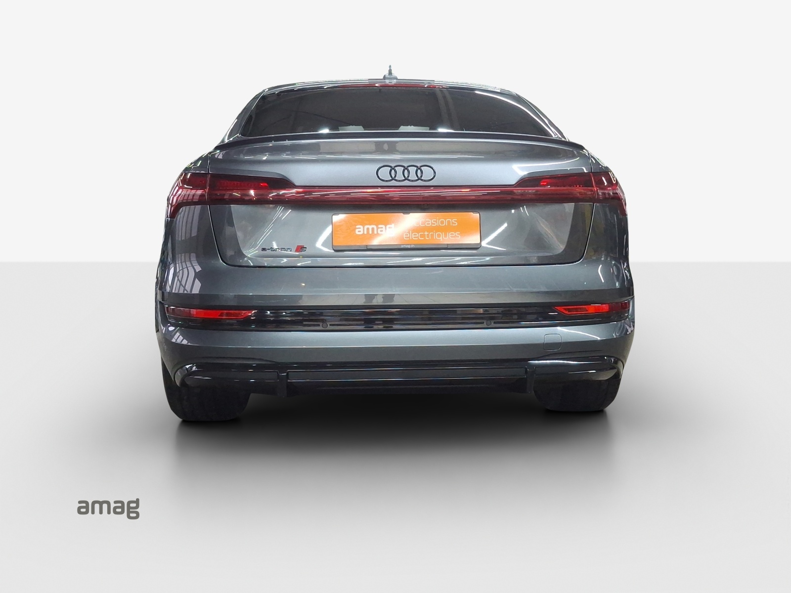 AUDI e-tron S Sportback quattro-image-4