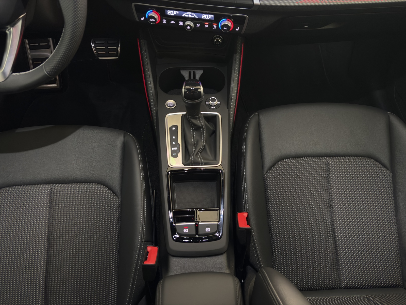 AUDI Q2 40 TFSI S line Attr qu-image-15