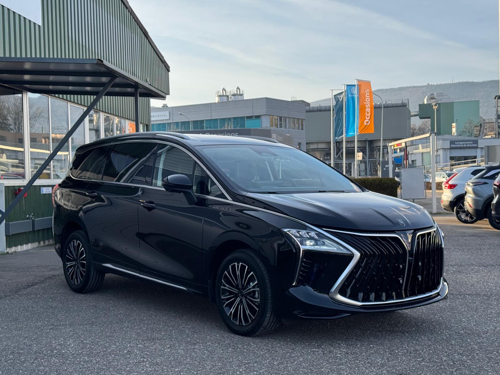 FORTHING 4 U-Tour 1.5 Turbo PHEV-showroom-element-3