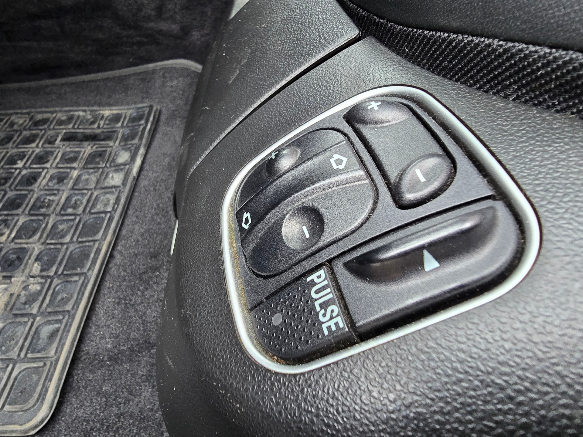 MERCEDES-BENZ SL 63 AMG Speedshift MCT-image-9