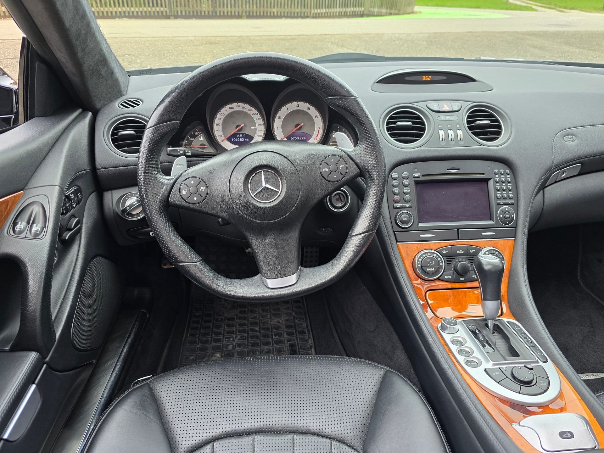 MERCEDES-BENZ SL 63 AMG Speedshift MCT-image-6