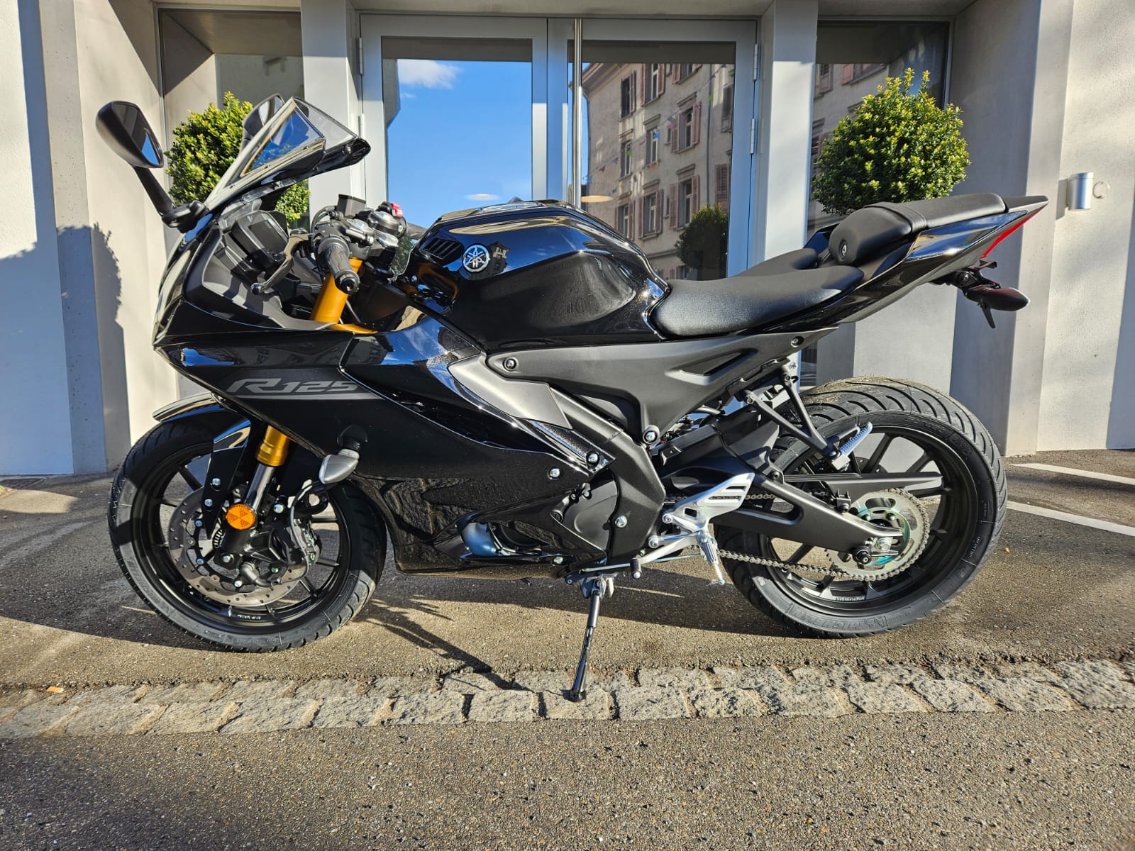 YAMAHA YZF-R 125 ABS-showroom-element-2