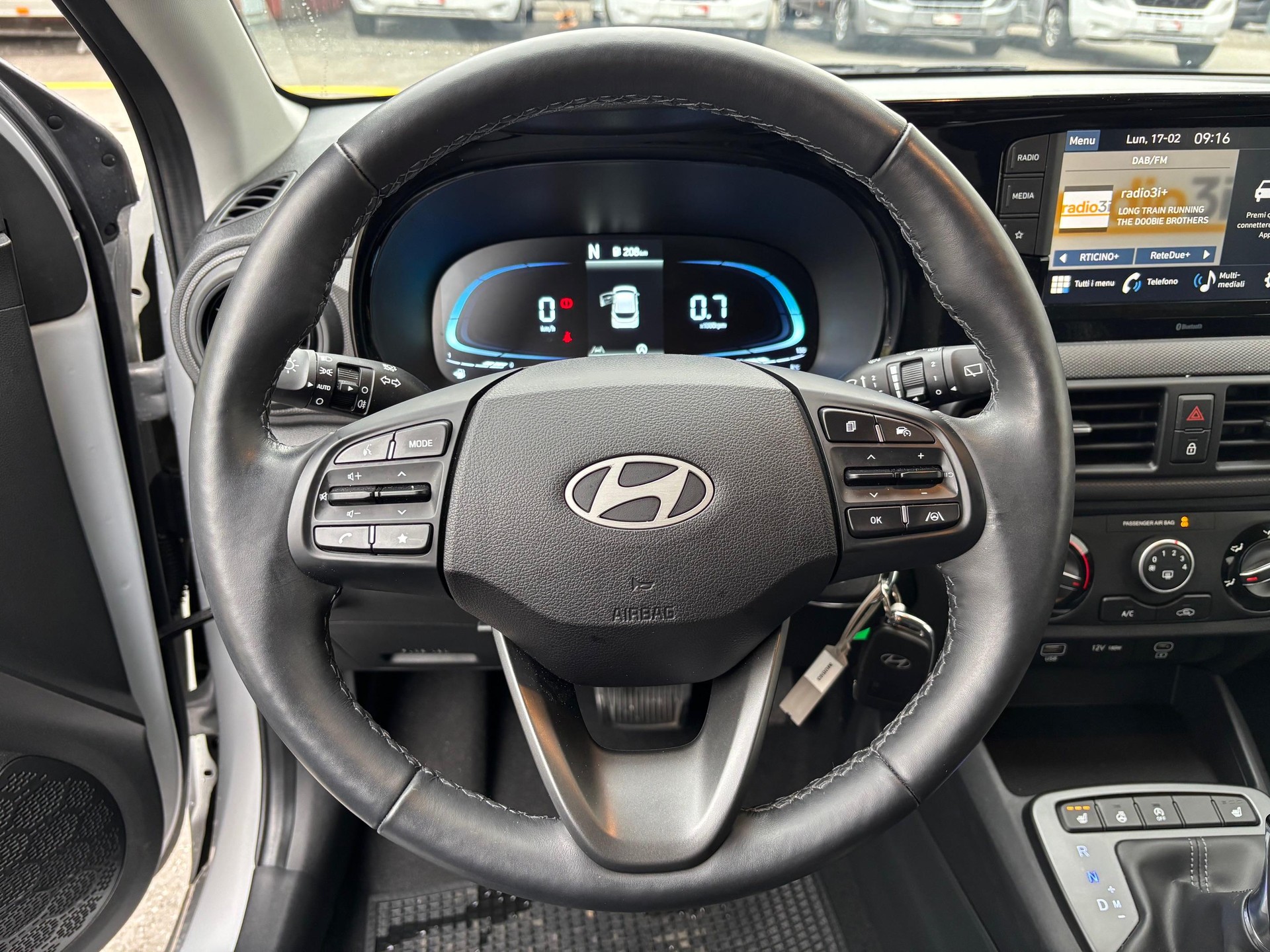 HYUNDAI i10 1.2 Amplia-image-10