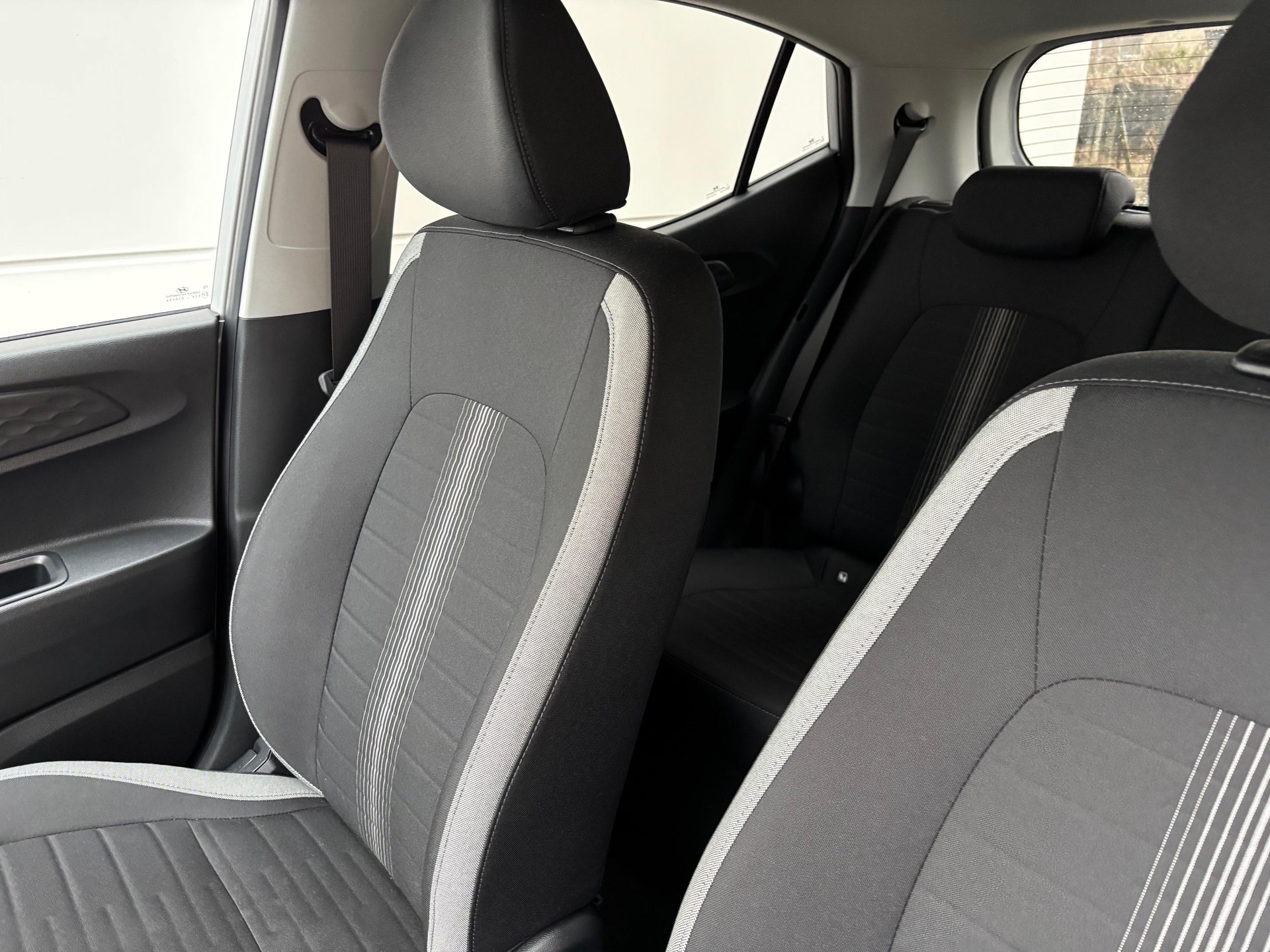 HYUNDAI i10 1.2 Amplia-image-8