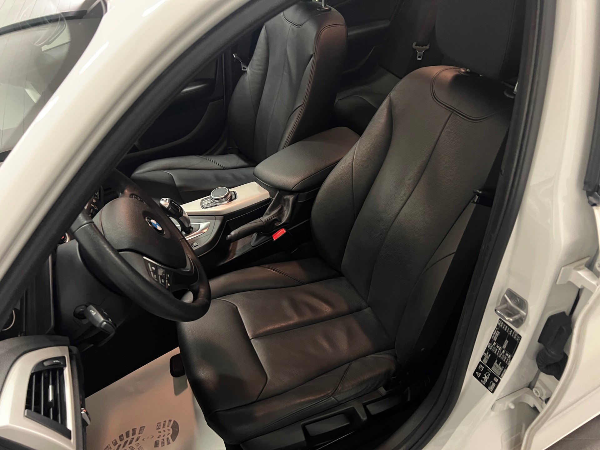 BMW 120d xDrive Steptronic-image-17