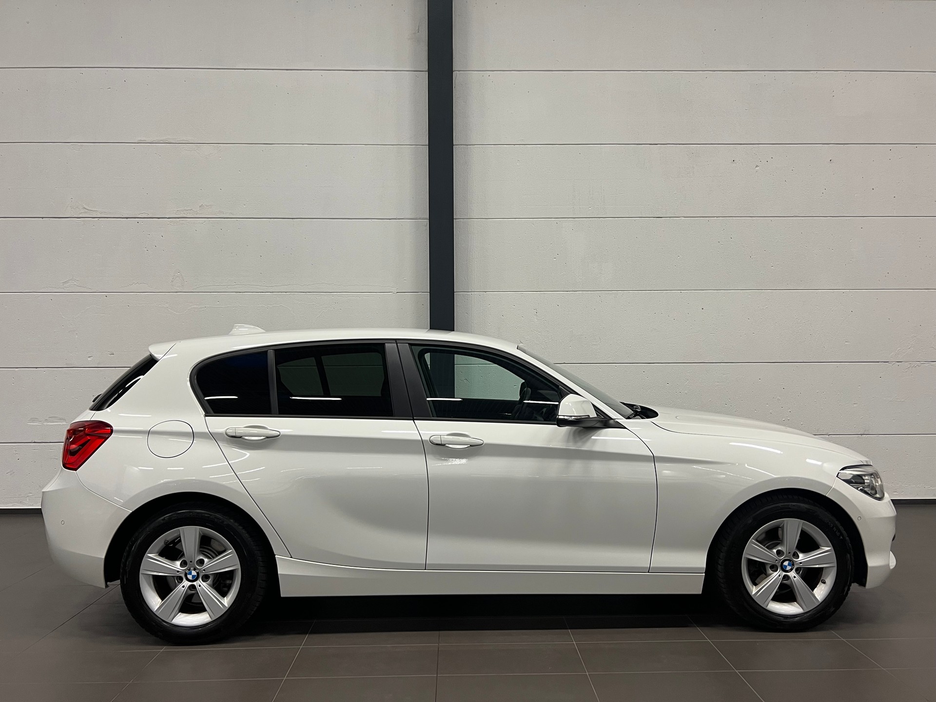 BMW 120d xDrive Steptronic-image-8