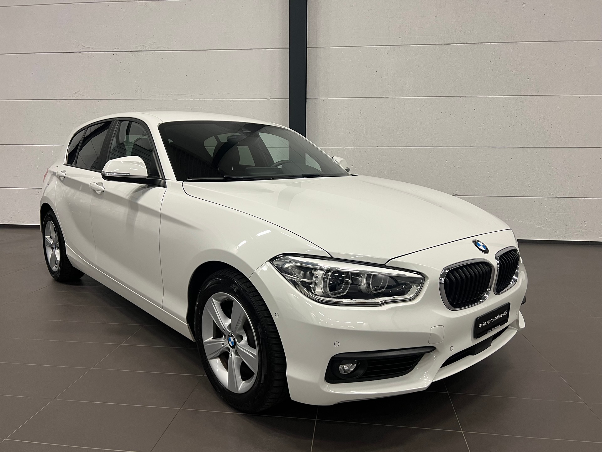 BMW 120d xDrive Steptronic-image-1