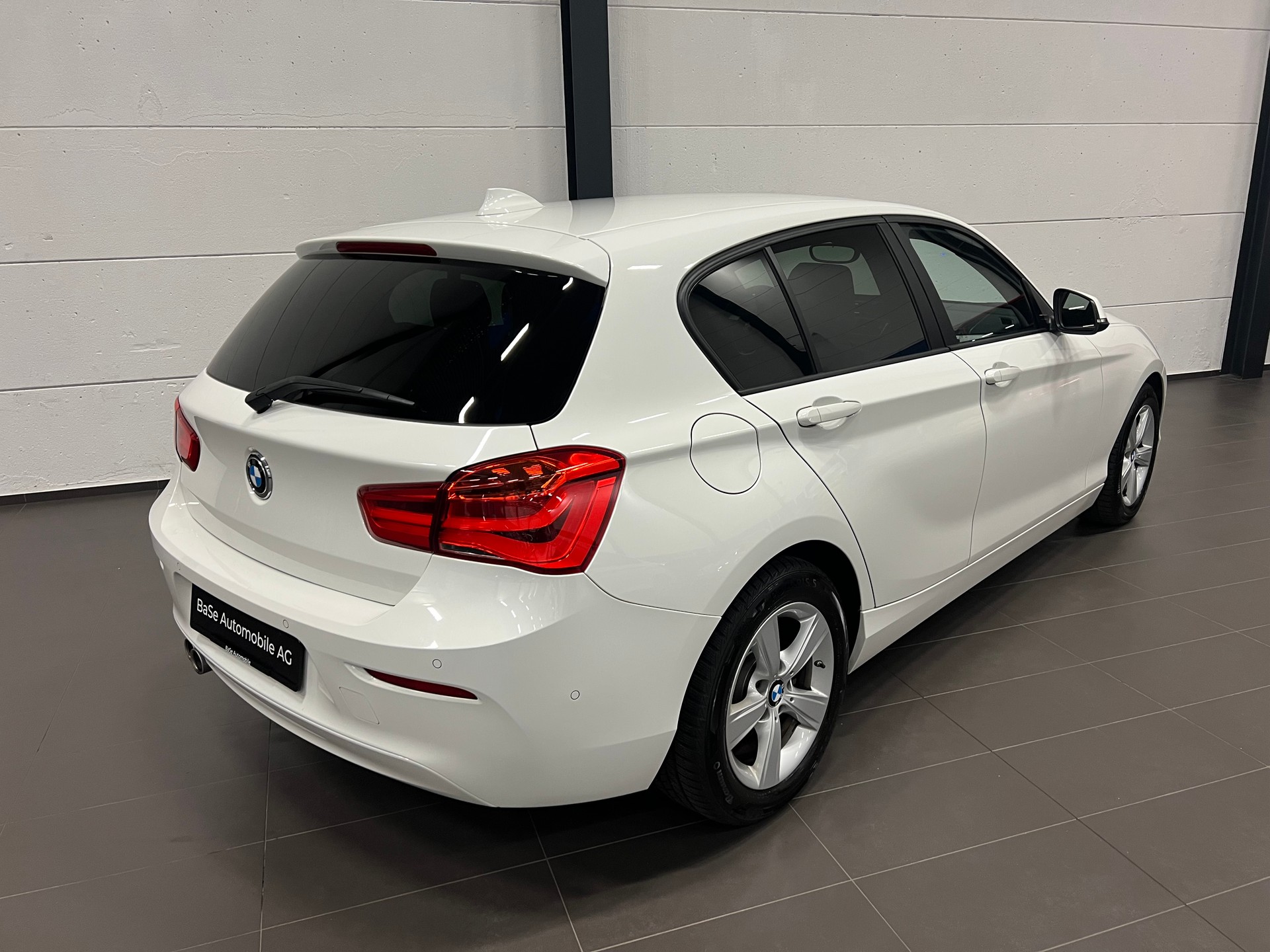 BMW 120d xDrive Steptronic-image-12