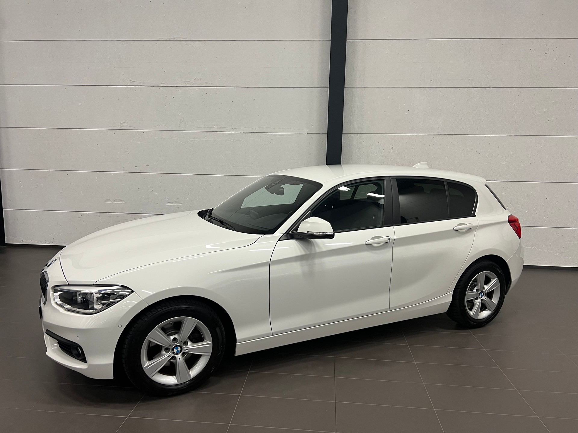 BMW 120d xDrive Steptronic-image-2