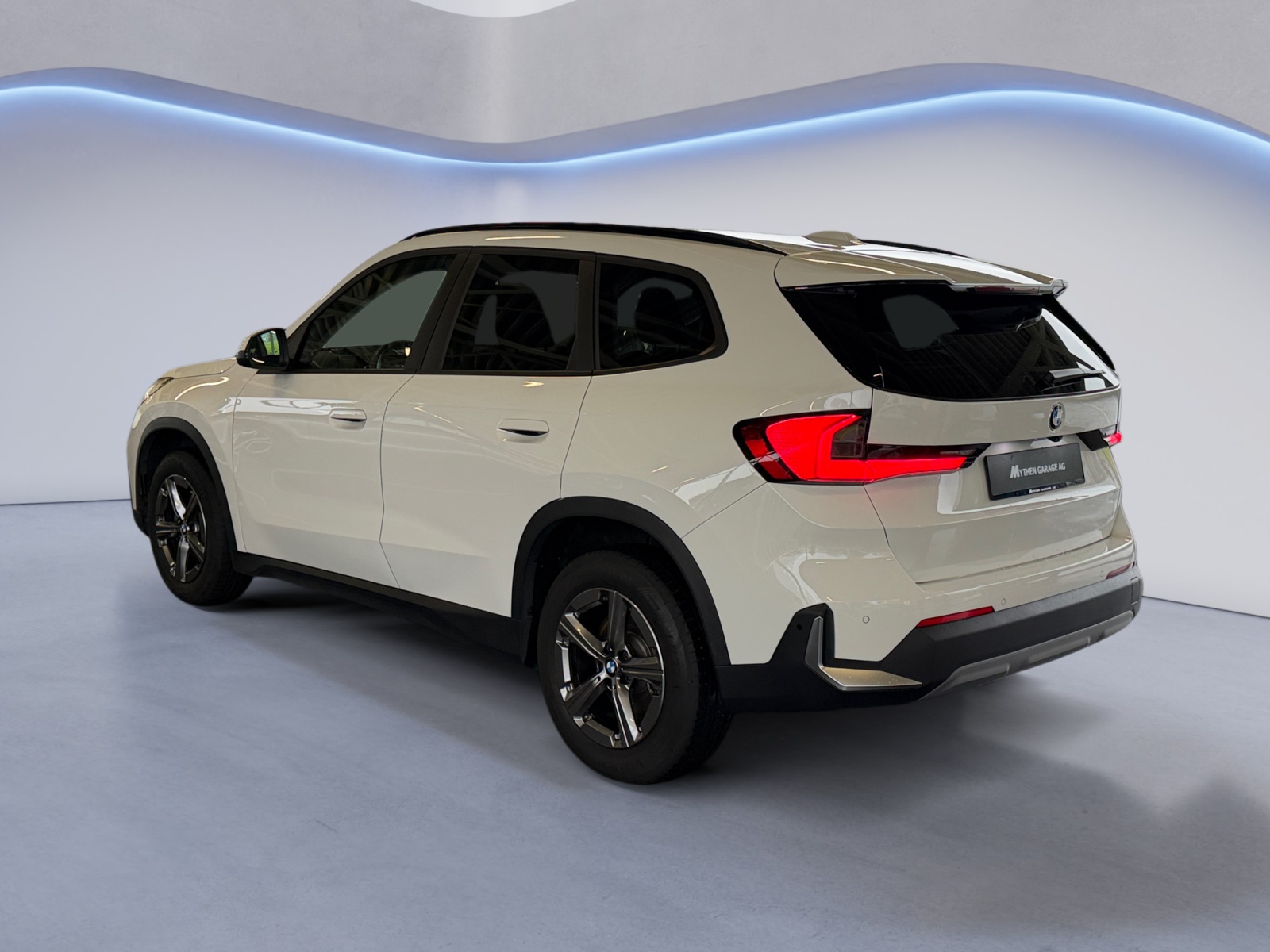 BMW X1 20d xDrive-showroom-element-2