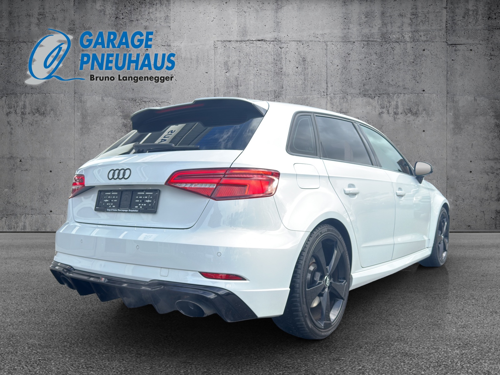 AUDI RS3 Sportback 2.5 TSI quattro S-tronic Ohne OPF-showroom-element-3