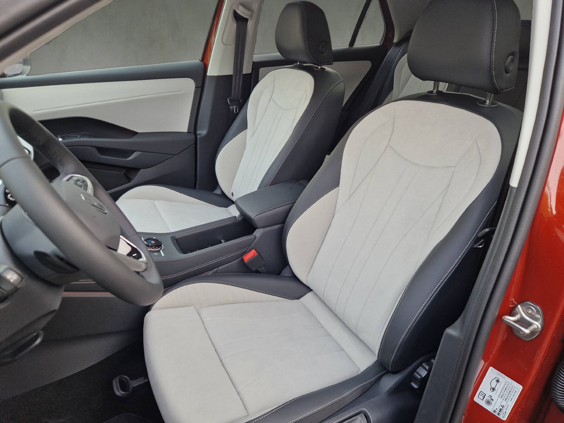 VW T-Roc 1.5 eTSI Style DSG-image-7