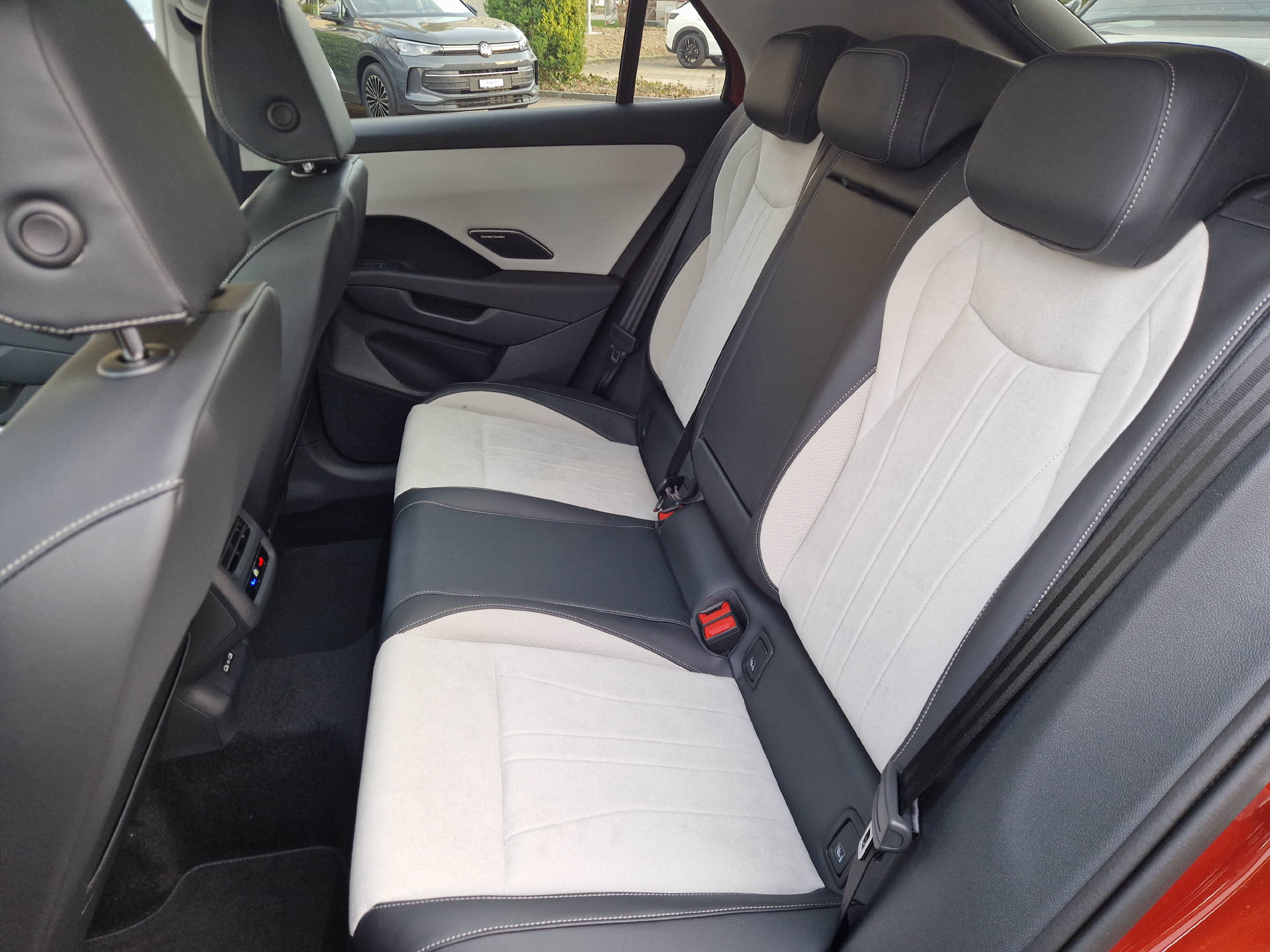 VW T-Roc 1.5 eTSI Style DSG-image-8