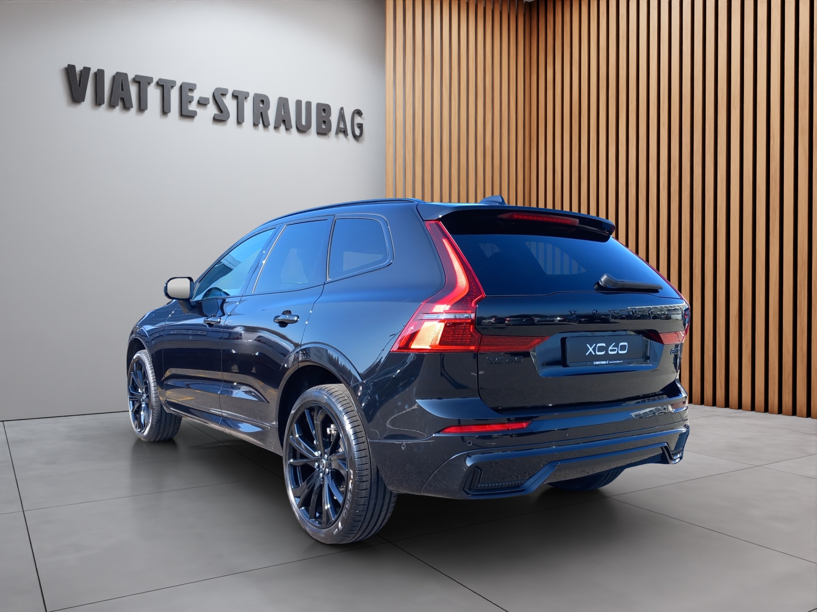 VOLVO XC60 2.0 B5 MH Black Edition AWD-image-5