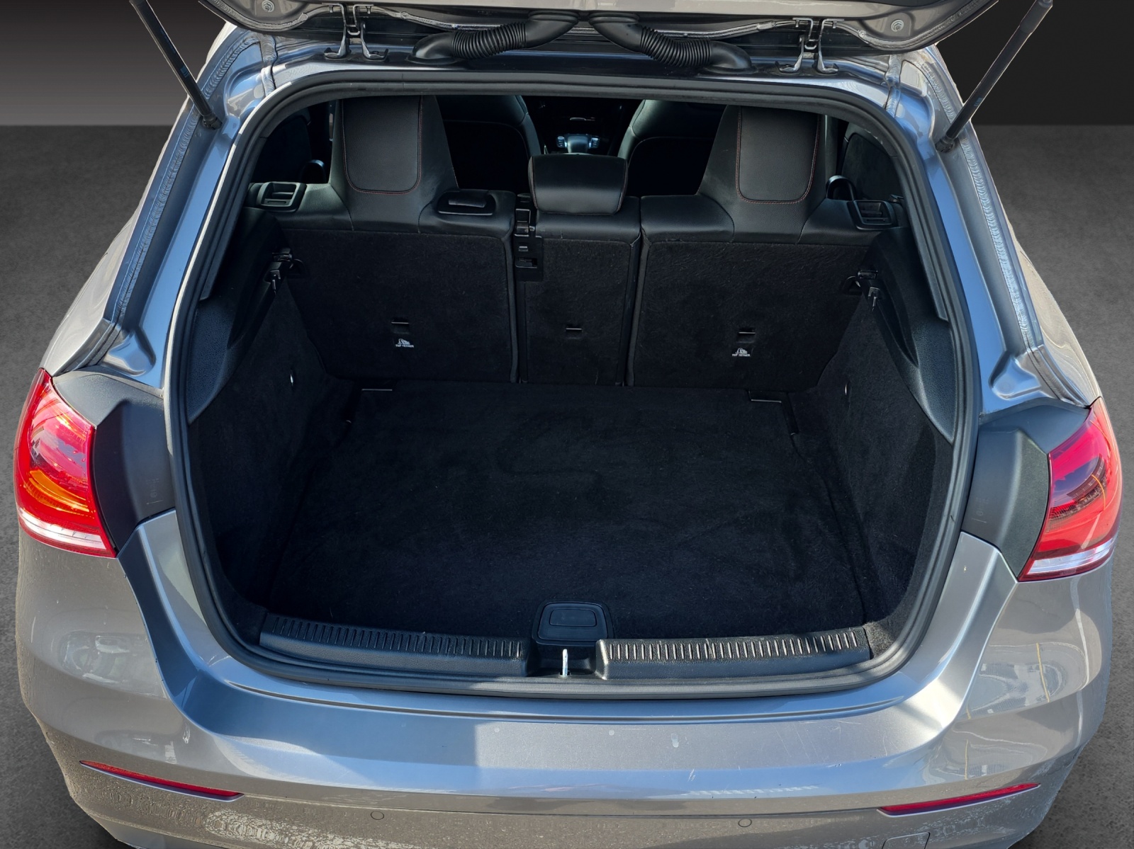 MERCEDES-BENZ A 250 AMG Line 7G-DCT-image-6