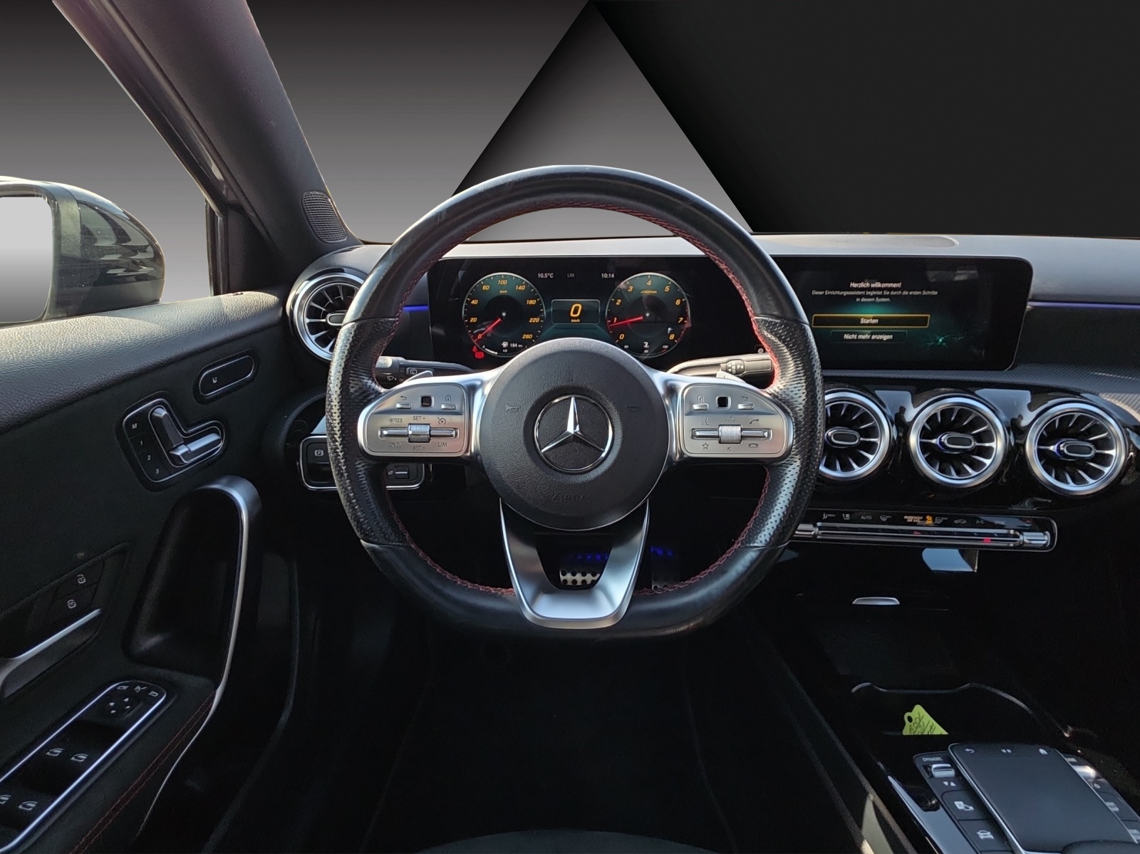MERCEDES-BENZ A 250 AMG Line 7G-DCT-image-8